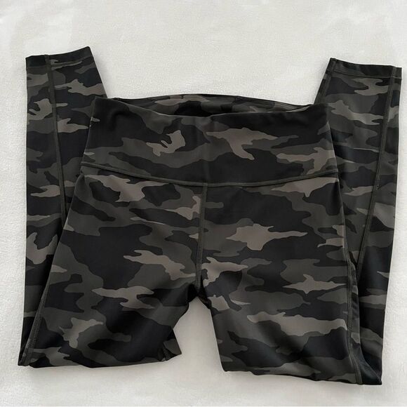 Athleta Ultimate 7/8 Tight Leggings in Green Camo, Size S NWOT - Picture 6 of 11